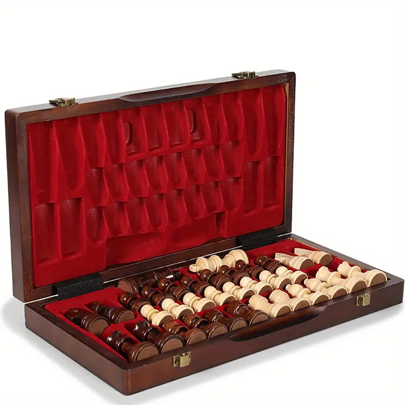 Majestic Chess Set – Håndlavet Træskaksæt med Ekstra Dronninger