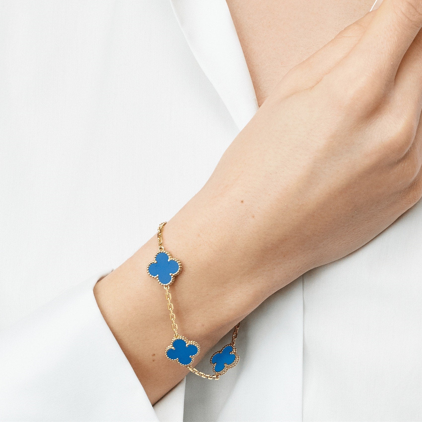 Ella Klassisk Guldbelagt Armbånd – Tidløs Elegance til Enhver Anledning