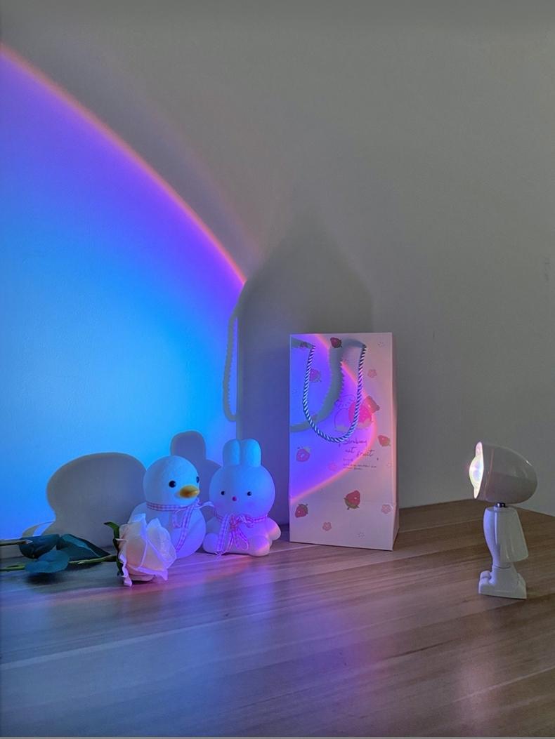 CosmoGlow Astronaut LED Bordlampe – Skab en Magisk Kosmisk Stemning