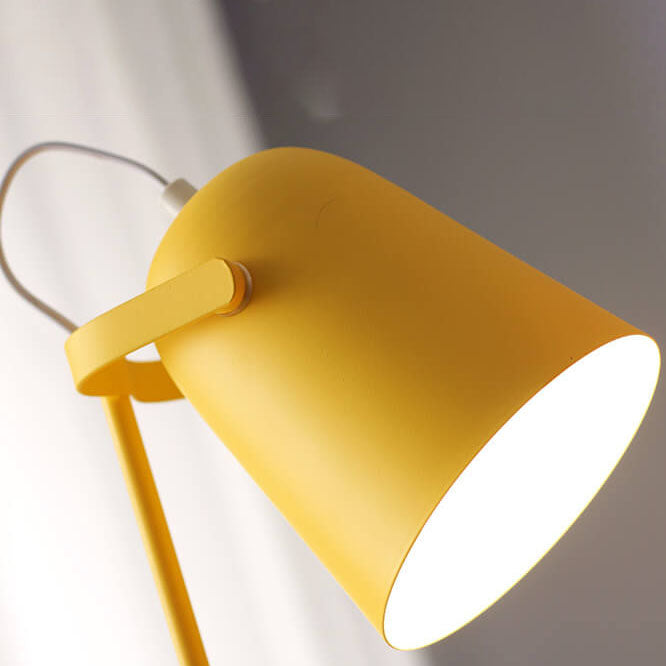 LumiTouch – Minimalistisk Bordlampe med Stativfod og Berøringsfølsom Betjening