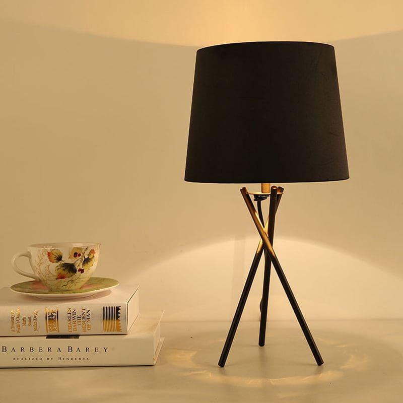 Glow – Moderne Rustik Lampe med Konisk Design