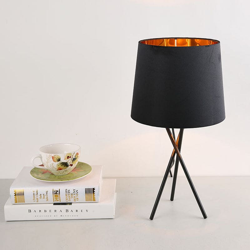 Glow – Moderne Rustik Lampe med Konisk Design