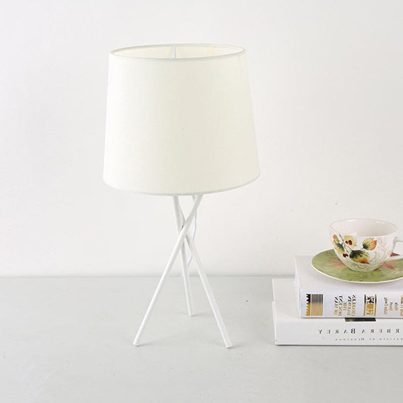 Glow – Moderne Rustik Lampe med Konisk Design