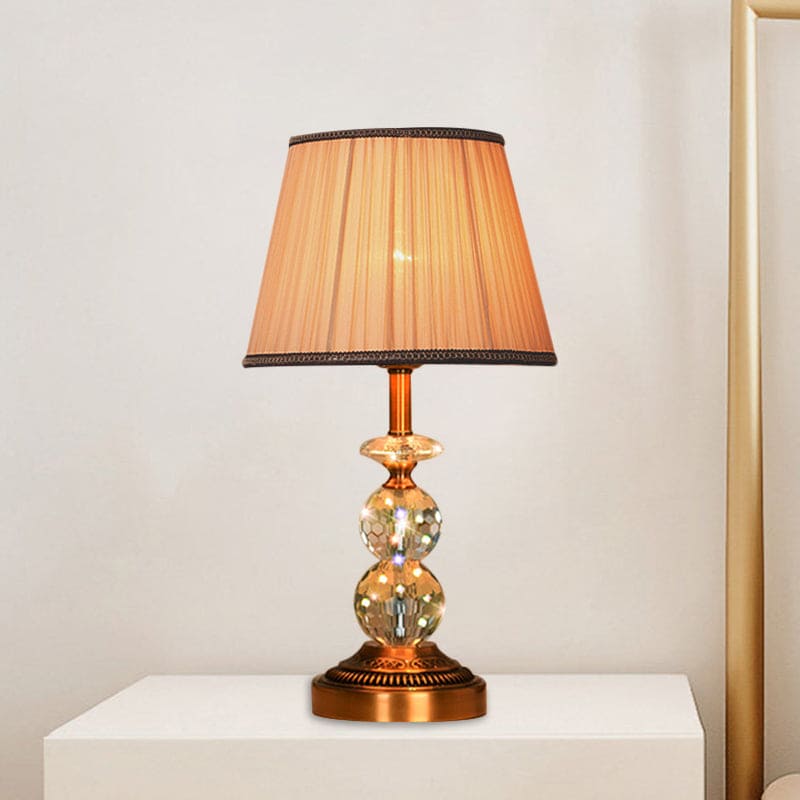 LumiCrystal – Elegant Bordlampe med Facetslebne Krystalkugler