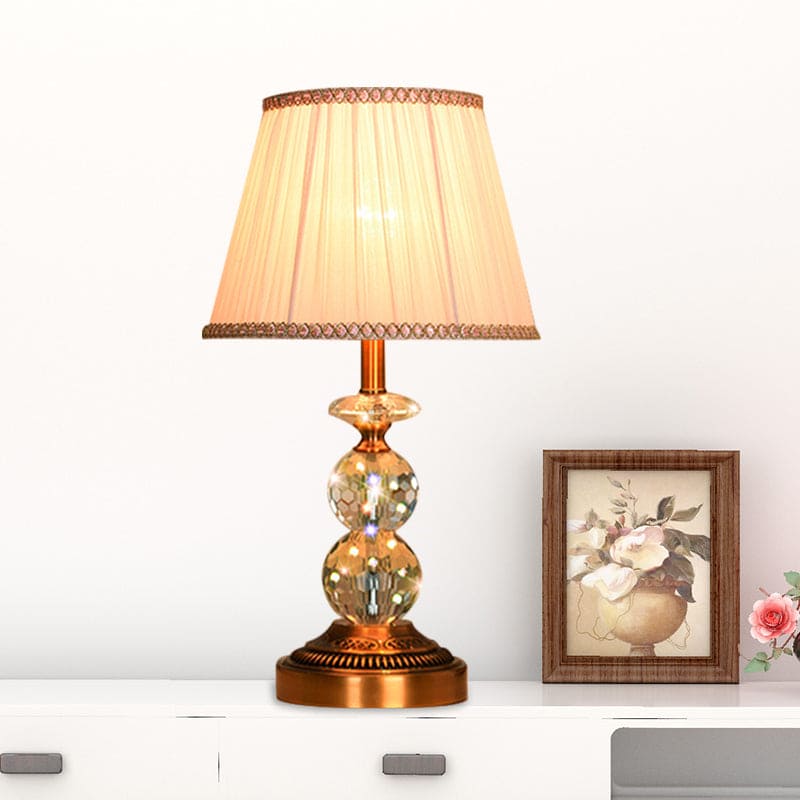 LumiCrystal – Elegant Bordlampe med Facetslebne Krystalkugler