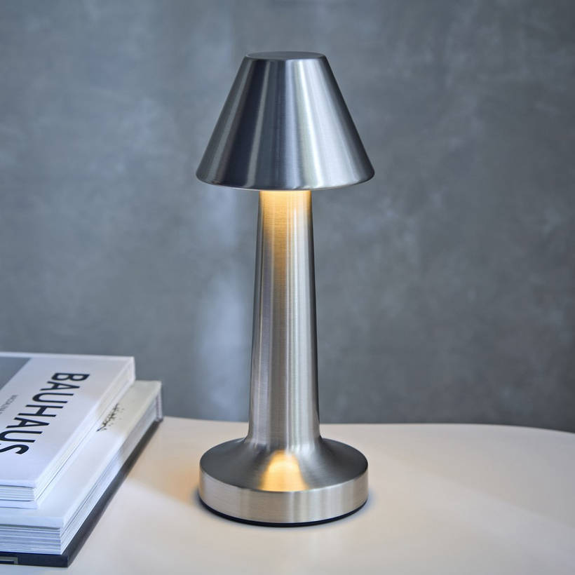 LumiCone - Slank konisk moderne bordlampe