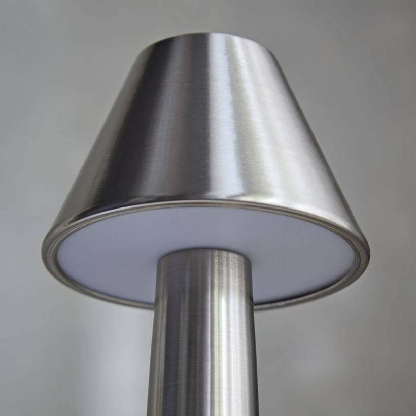 LumiCone - Slank konisk moderne bordlampe