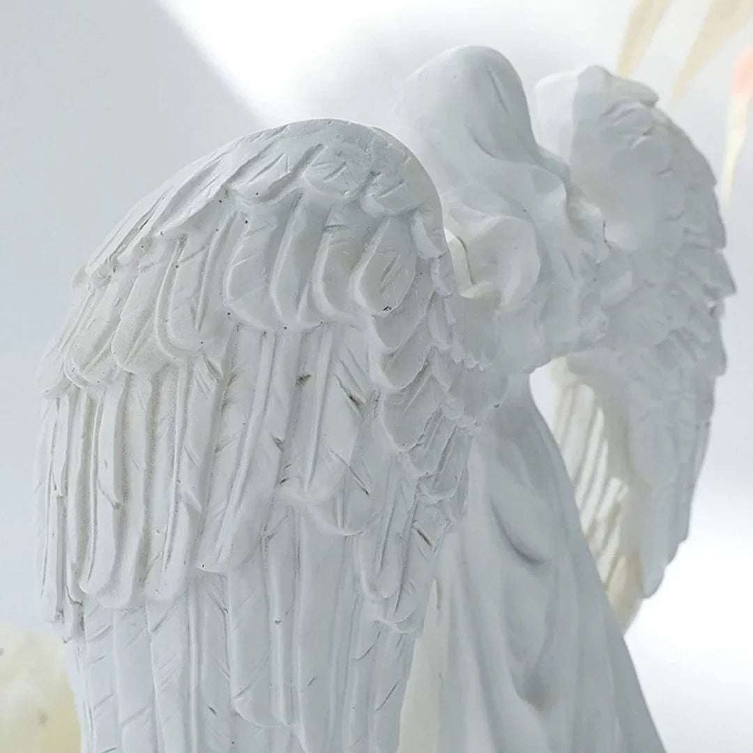 AngelAura Elegant Englefigur med Lysestage – Stemningsfuld Dekoration