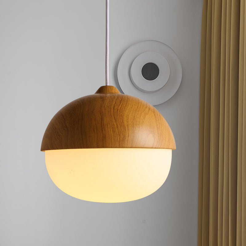 LumiNut - Moderne nøddeformet pendel med glas- og træelementer