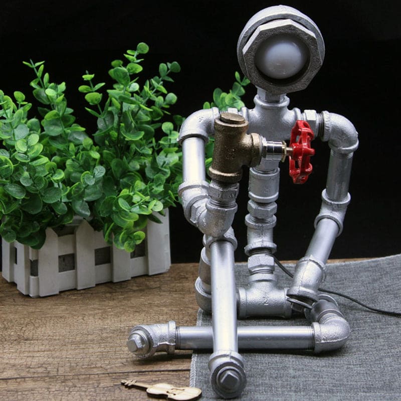 MechForma Industriel Bordlampe – Kreativt Menneskeformet Design