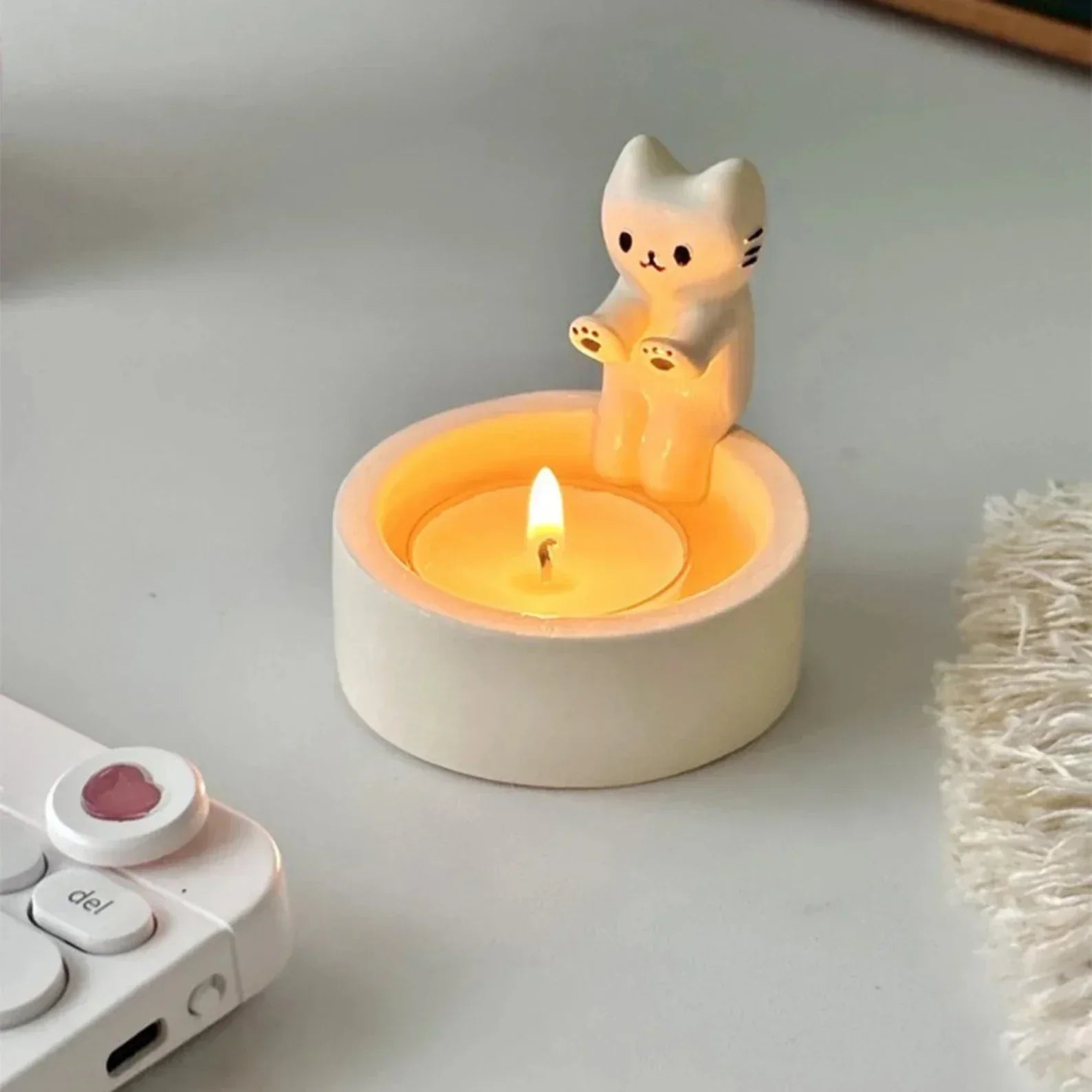 LumoPaws Fyrfadsstage – Charmerende Kattedesign for Hygge & Stemning