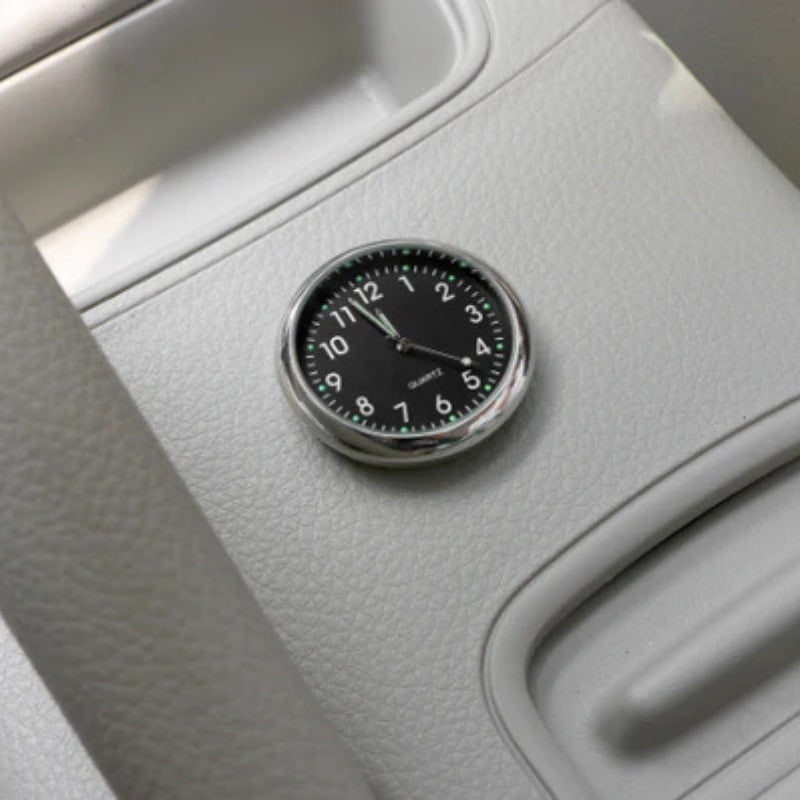 AutoTime Mini Analogt Bilur – Selvklæbende og Stilfuldt Design til Bilinteriør
