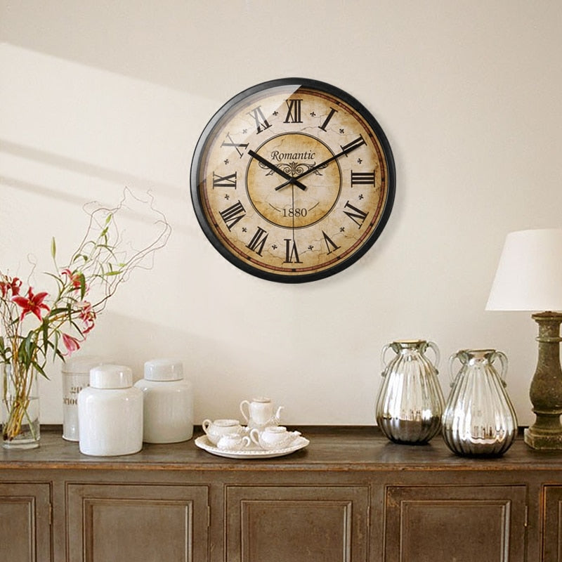 TimelessRoman – Vintage vægur med udsmykket design