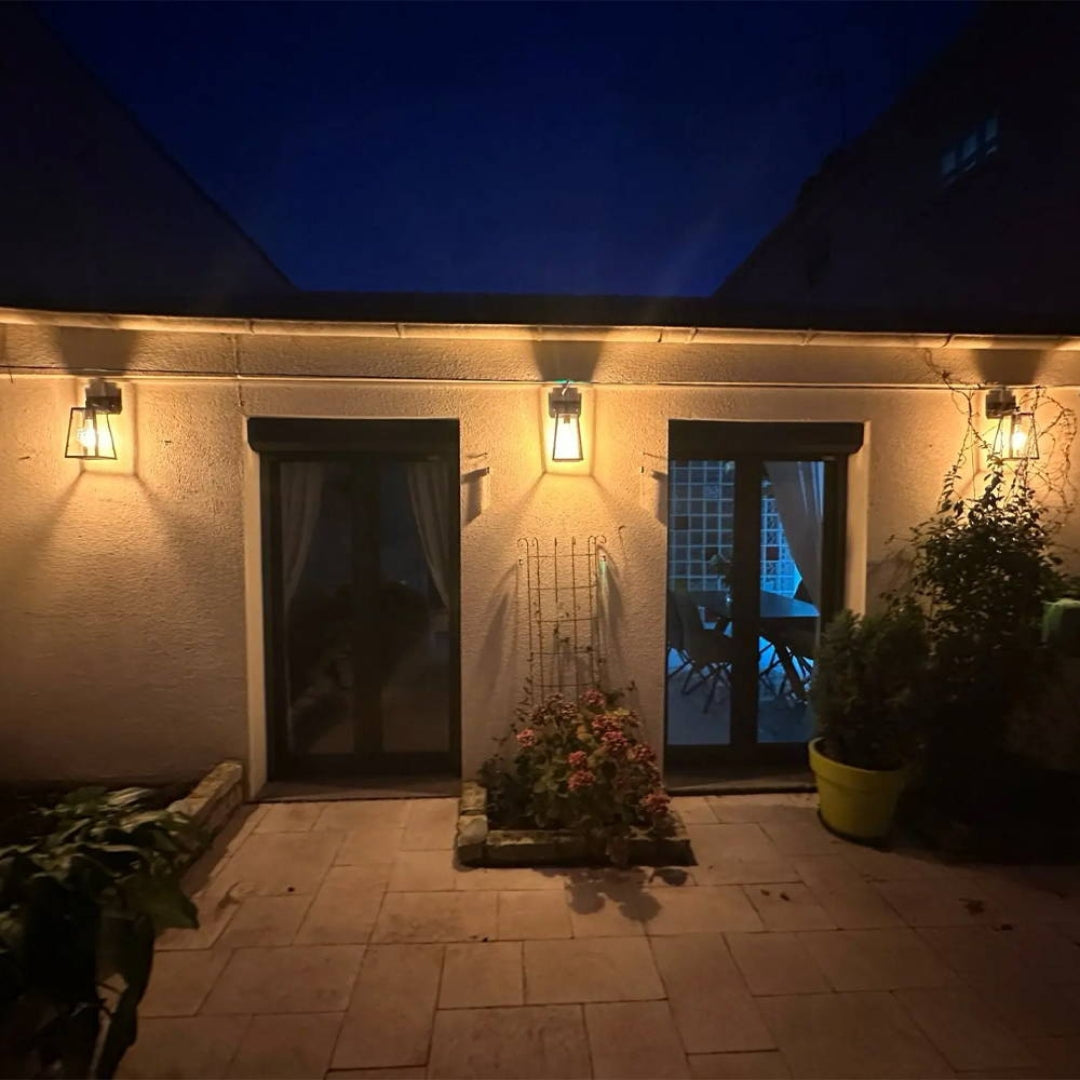 NovaGlow moderne udendørslampe til elegante rum