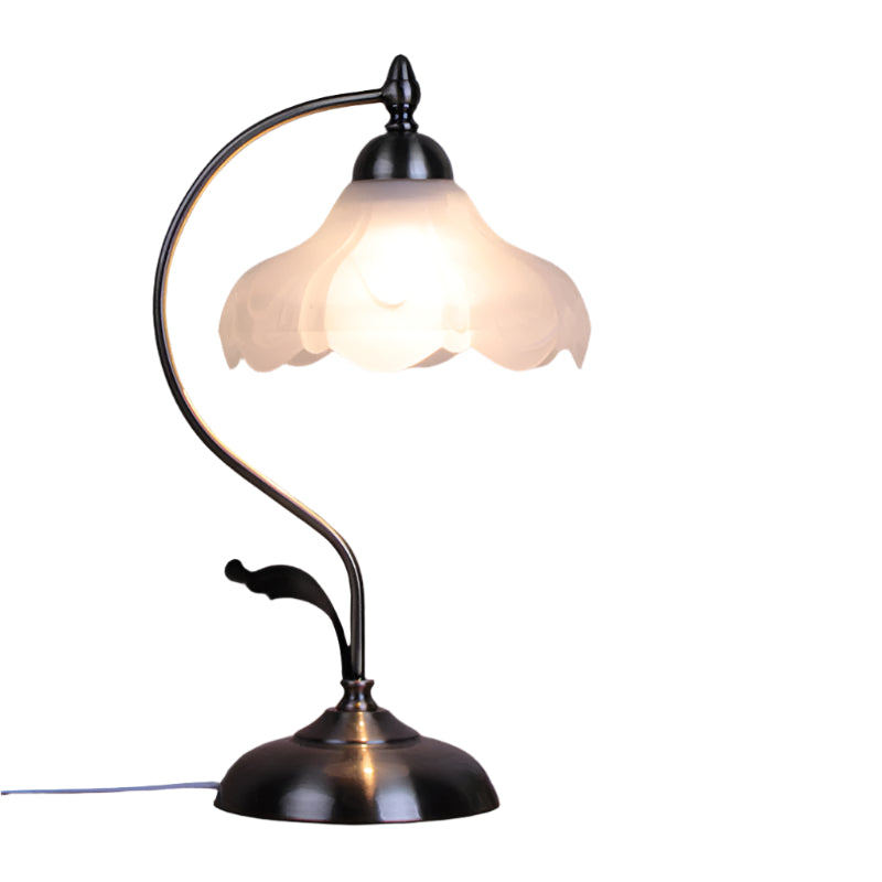 Lunara – Bærbar Bordlampe med Vintage Charme