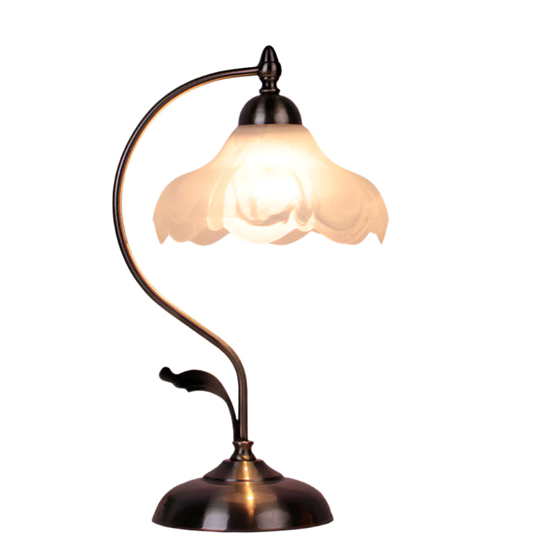 Lunara – Bærbar Bordlampe med Vintage Charme