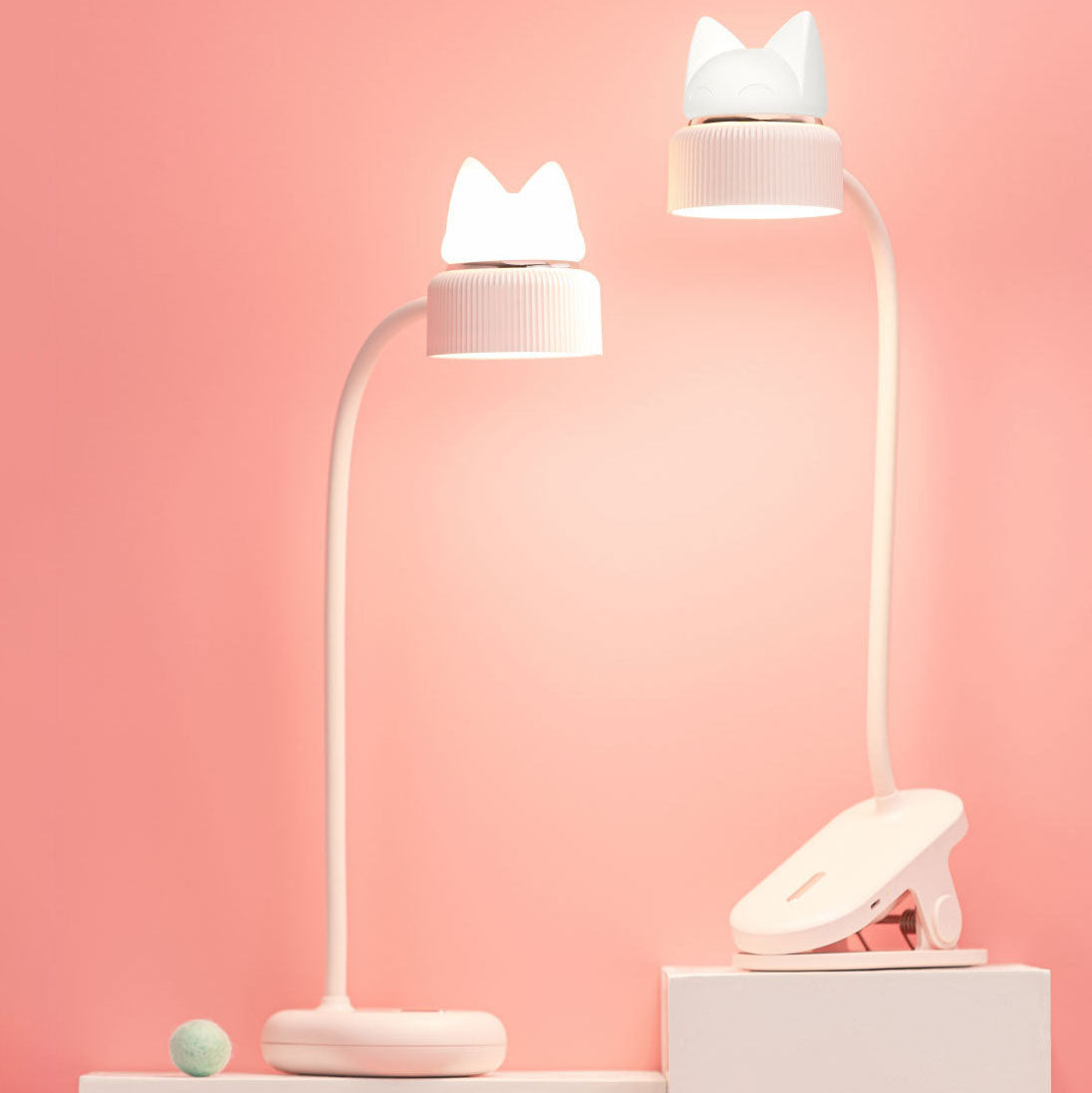 GlowLamp- Moderne LED-bordlampe med katteøredesign