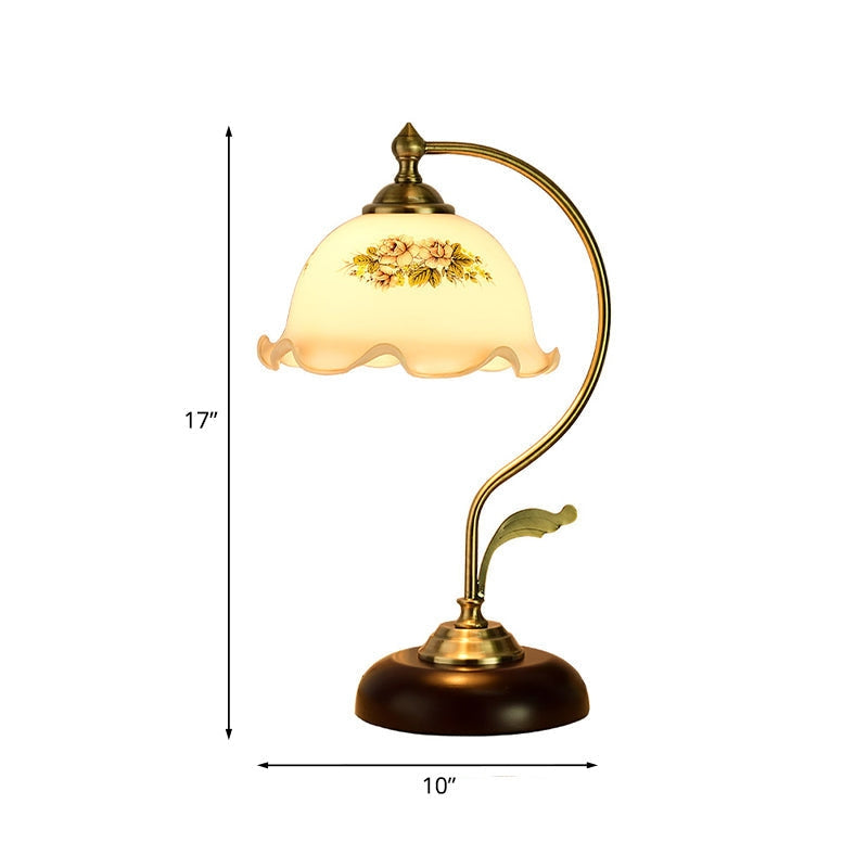 BlossomGlow – Elegant Bordlampe med Vintage Udtryk