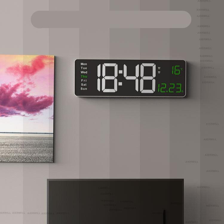 LumiTime Elegant Digitalt Ur – Moderne Design & Oplyst Skærm