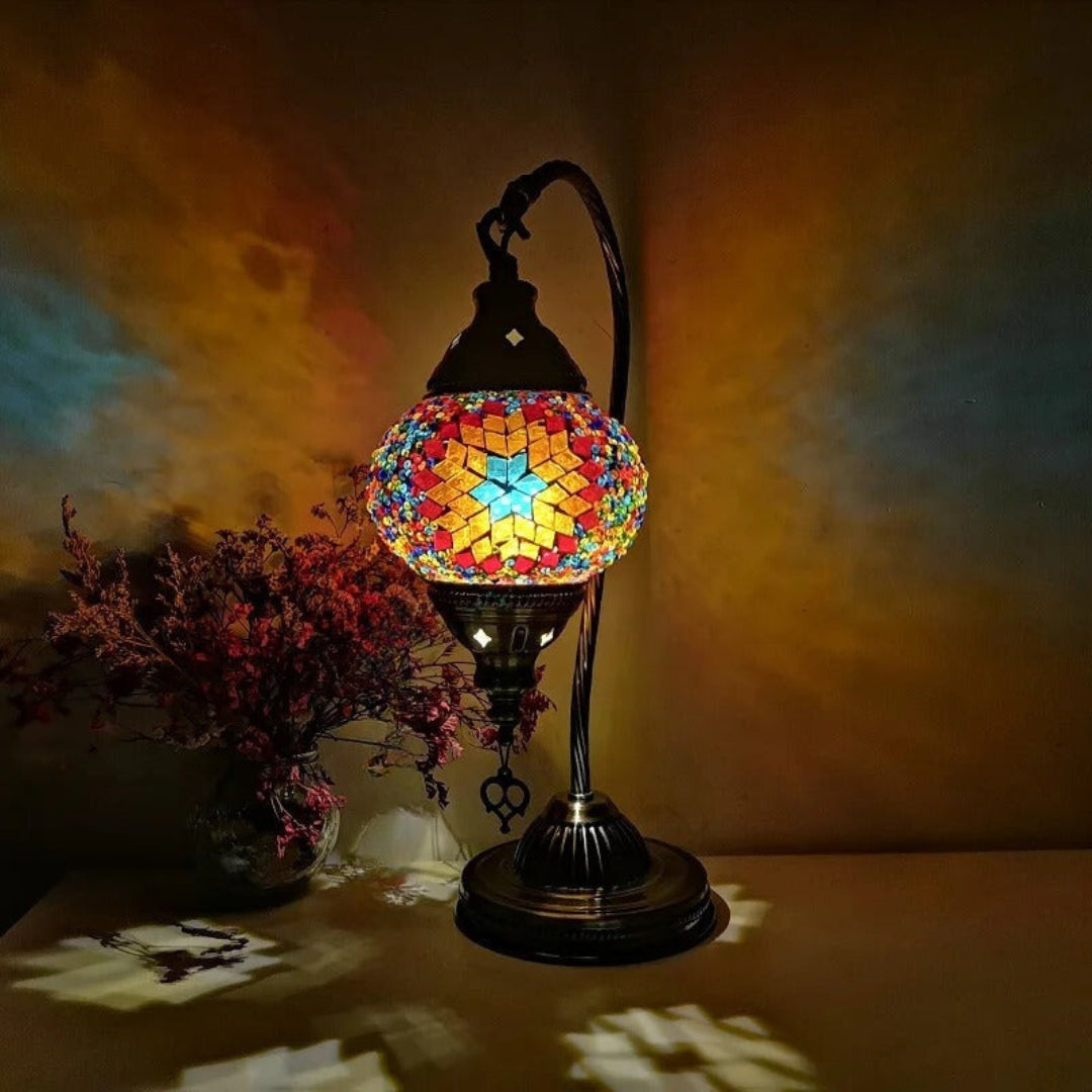 VibrantStyle - farverig glasmosaiklampe