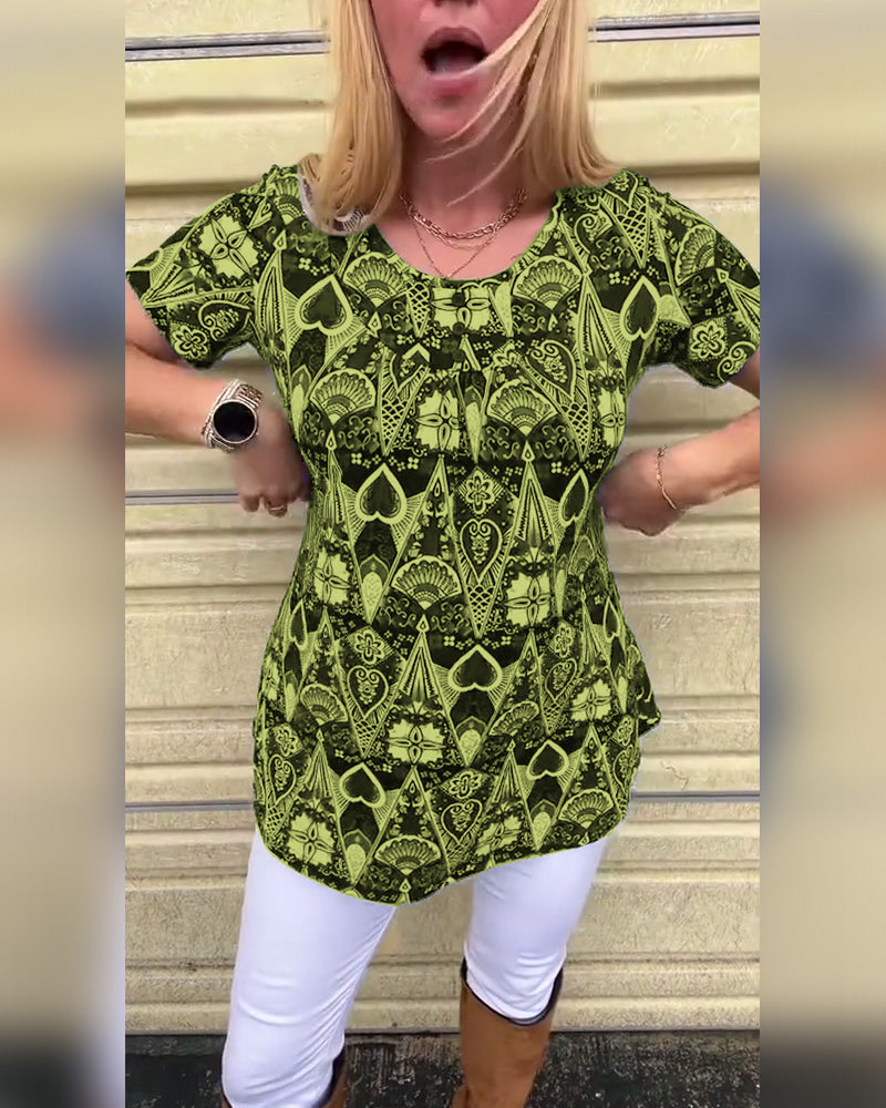 Nova – Retro Sommer T-Shirt med Tidløst Design