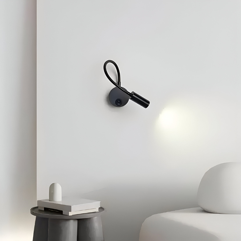 LumaFlex – LED-natbordslampe med Fleksibel Svanehals og 360° Rotation