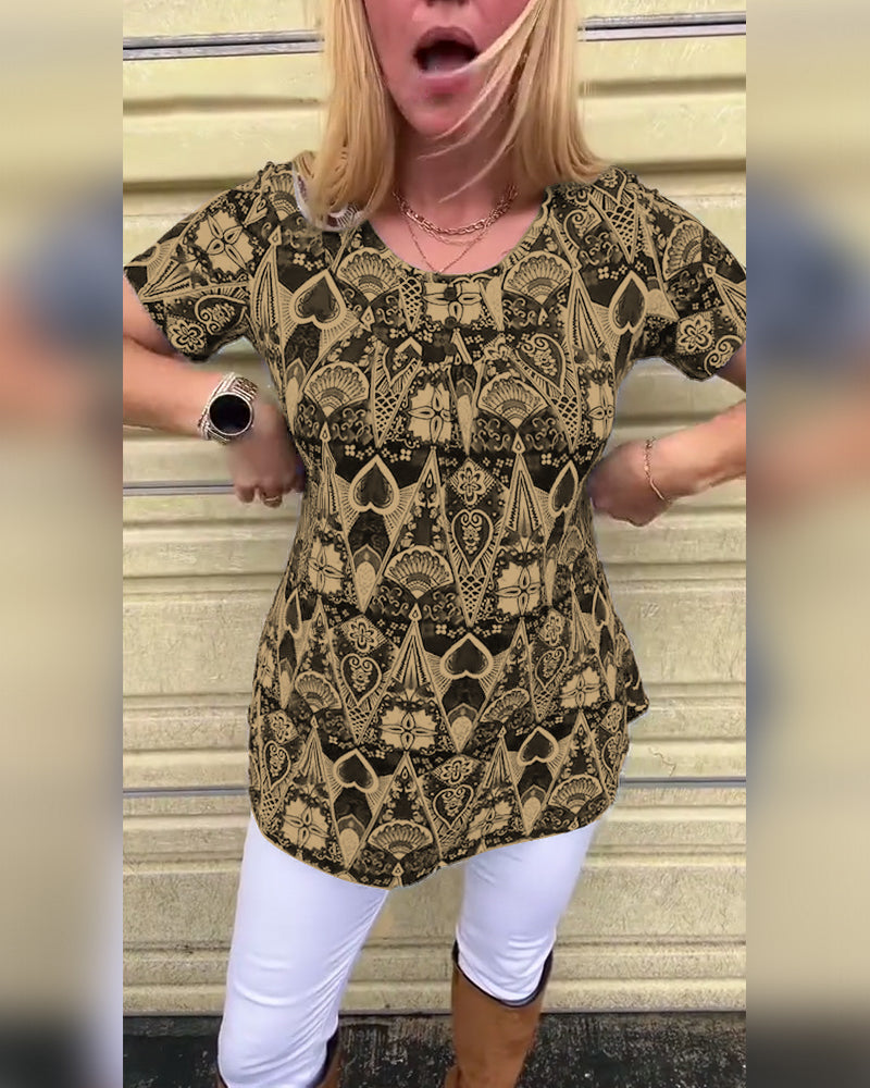 Nova – Retro Sommer T-Shirt med Tidløst Design