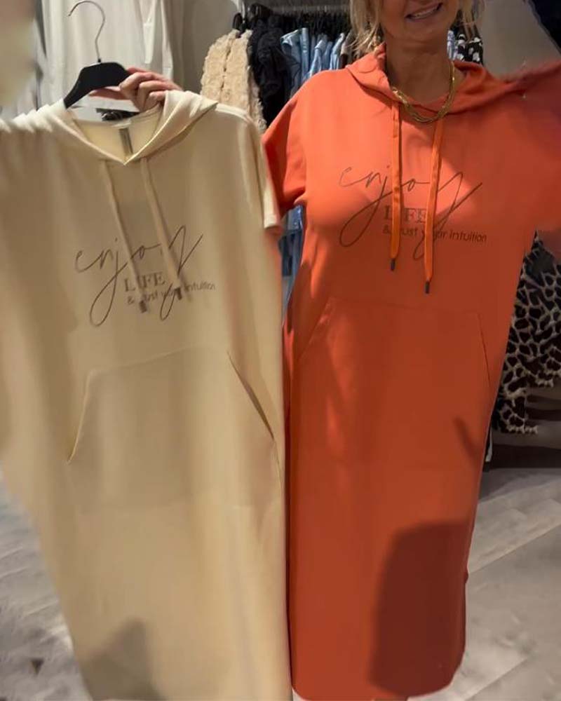 Issa - Casual Hoodie Kjole i Midi-Længde med Kængurulommer