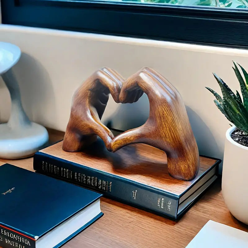 Lovenest Elegant harpiksskulptur - symbol på kærlighed og hengivenhed