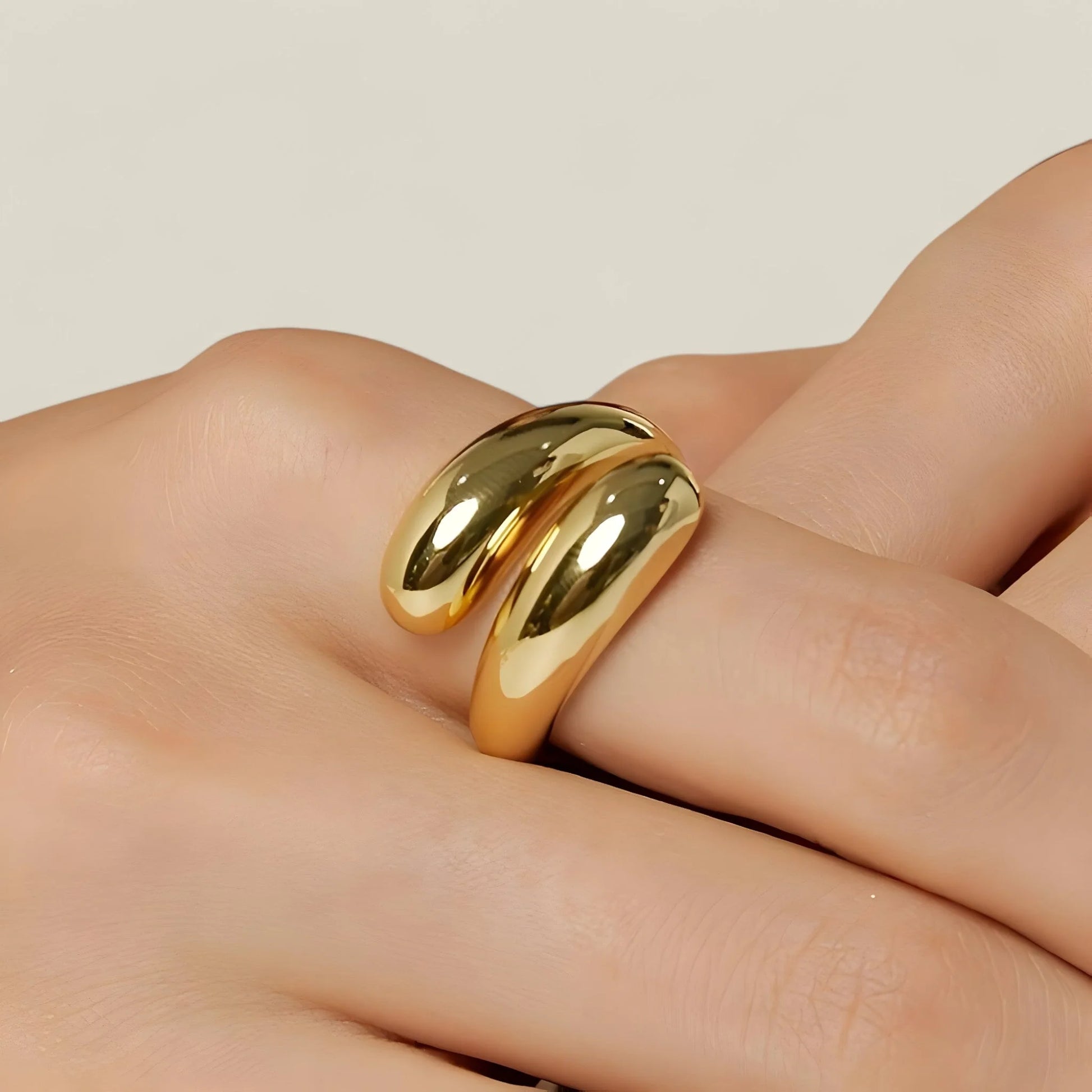Emma Timeless Ring - holdbart håndværk med minimalistisk elegance