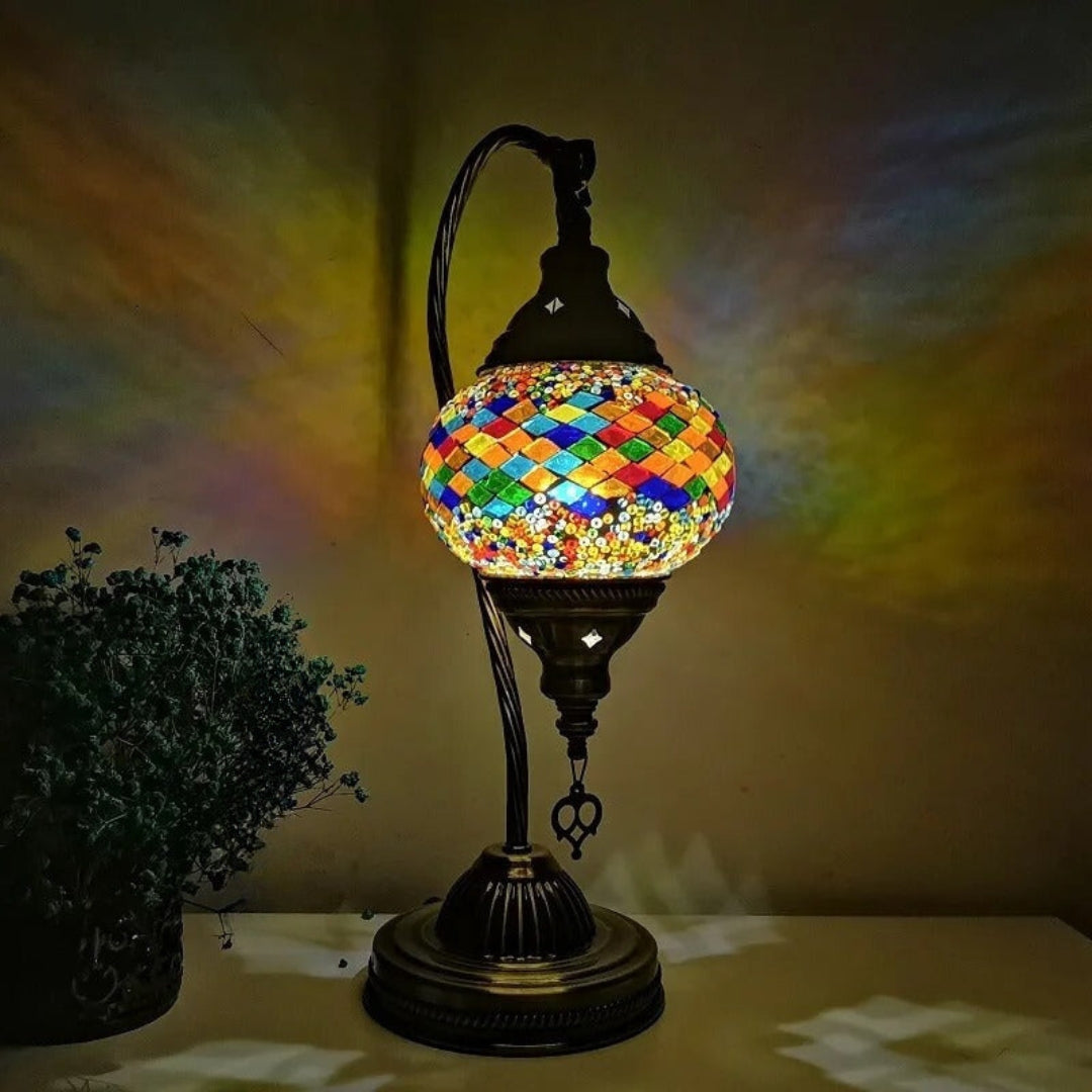 VibrantStyle - farverig glasmosaiklampe