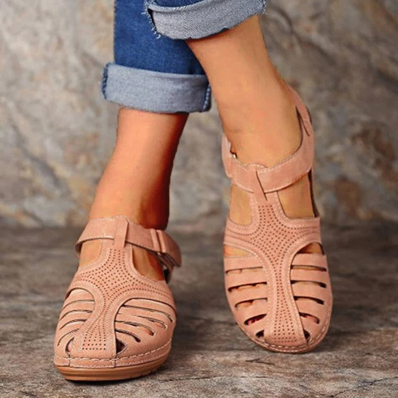 Marissa – Stilfulde Kilesandaler med Ankelrem