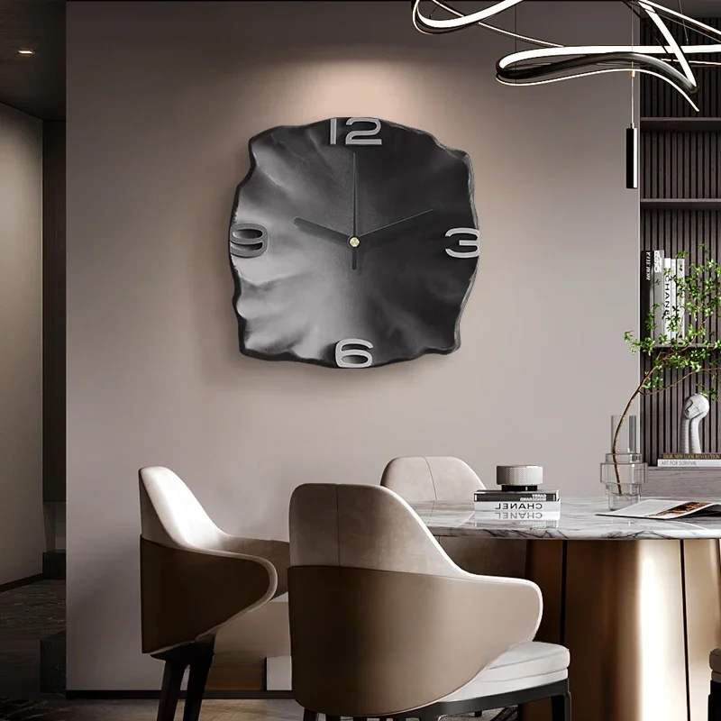 LuxClock- Elegant vægur med relief