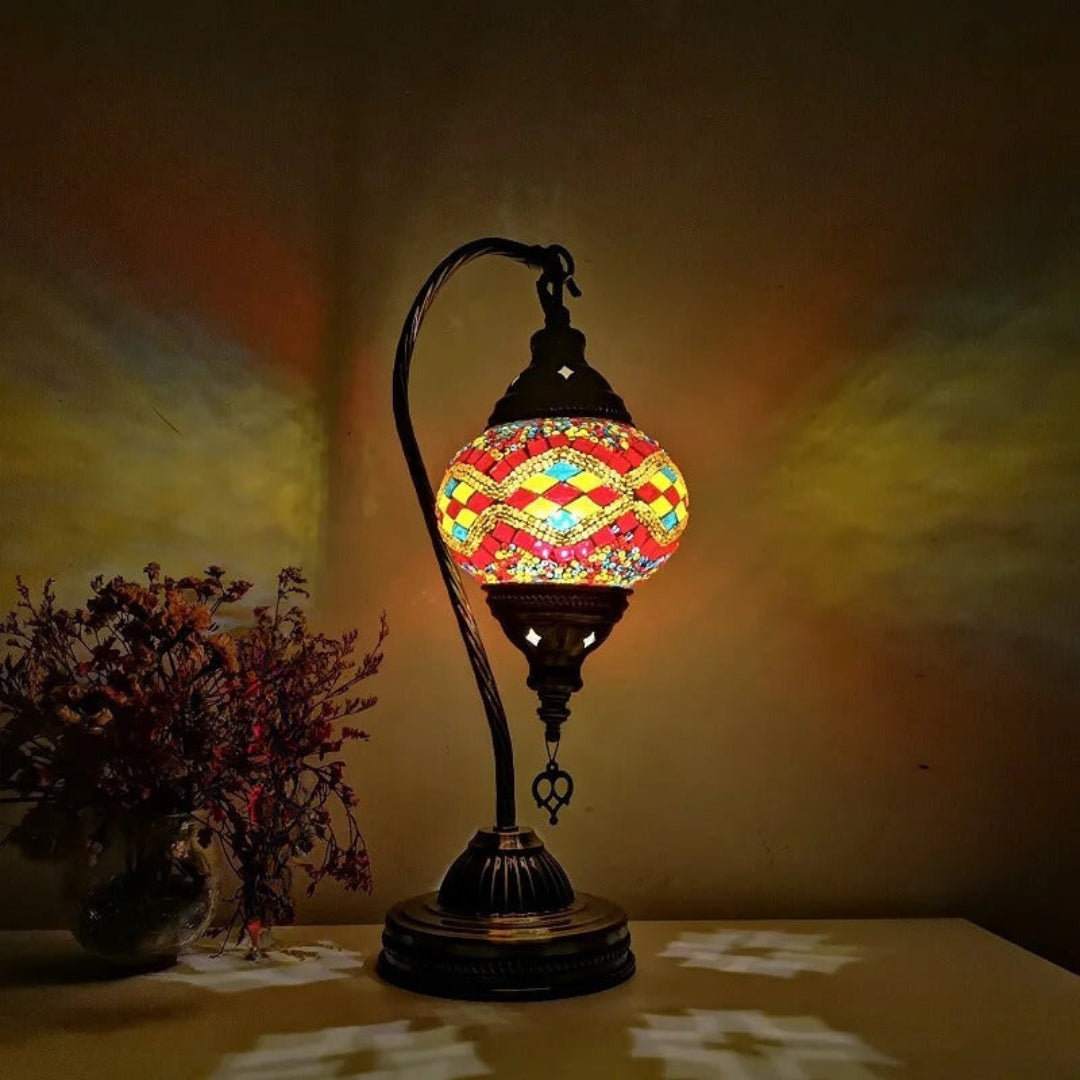 VibrantStyle - farverig glasmosaiklampe