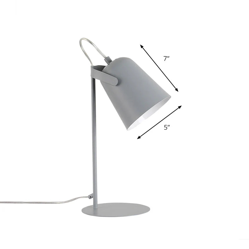 Liora – Justerbar Skrivebordslampe med Unikt Design