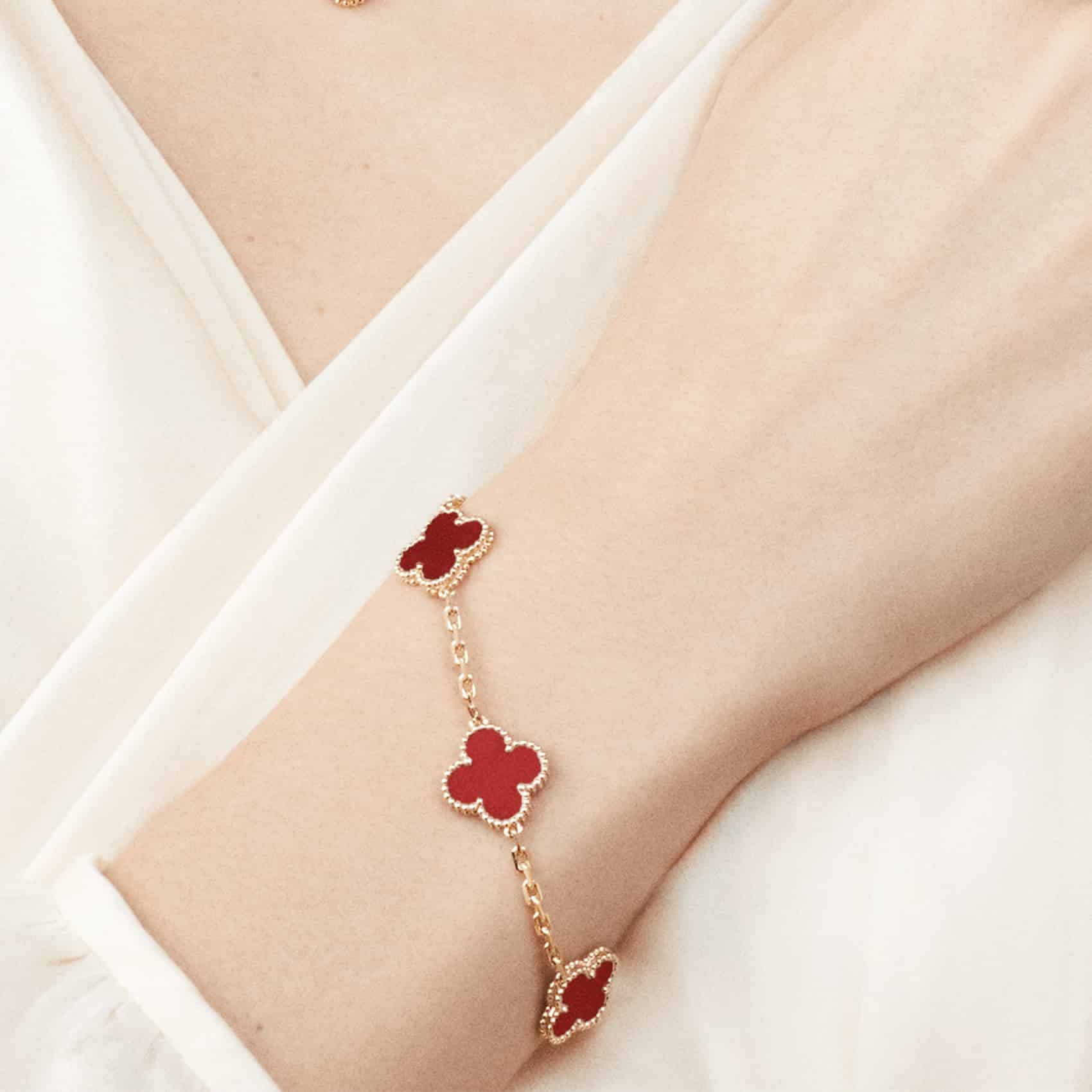 Ella Klassisk Guldbelagt Armbånd – Tidløs Elegance til Enhver Anledning