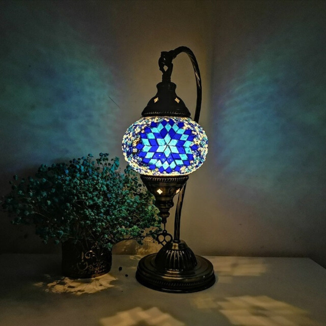 VibrantStyle - farverig glasmosaiklampe