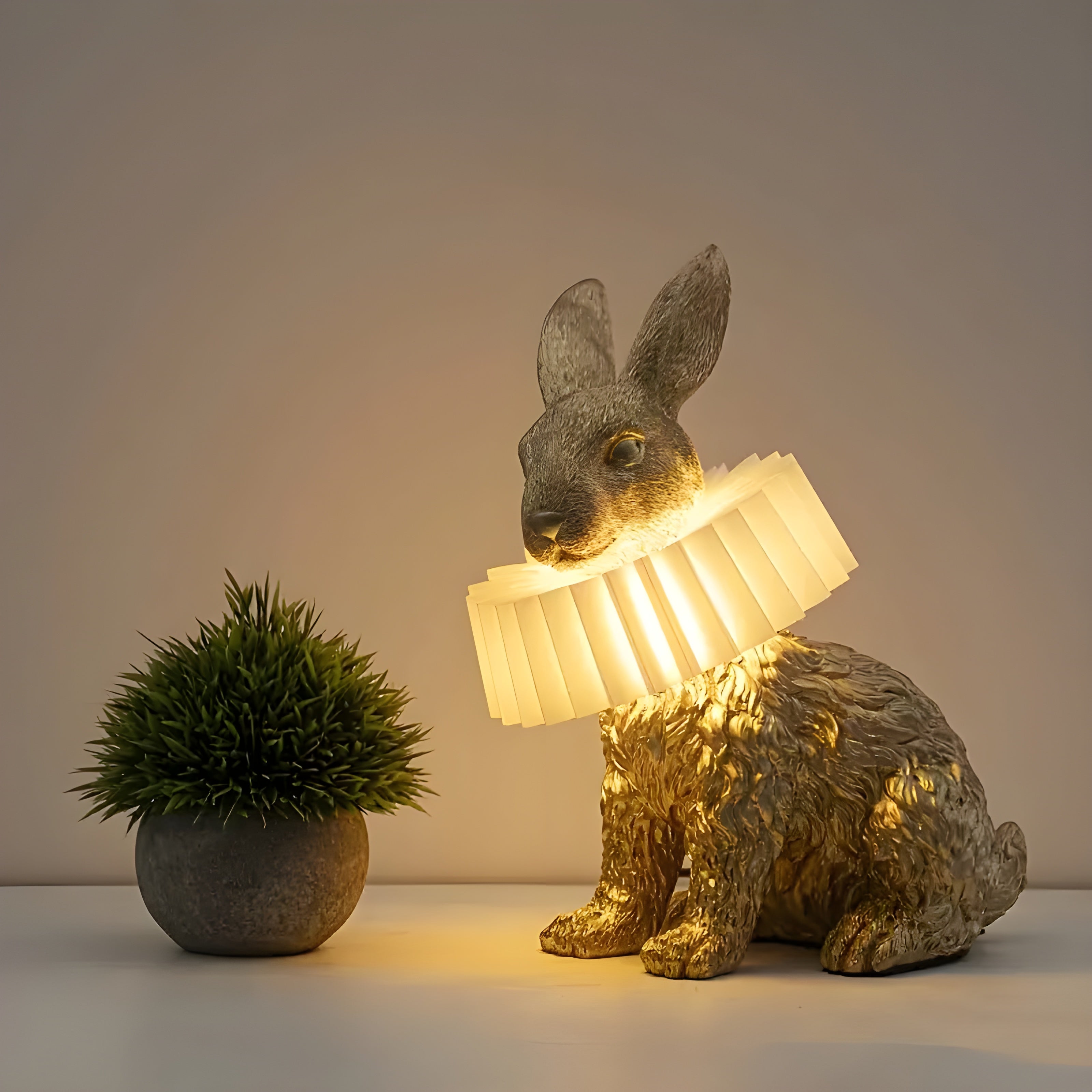 LumiBun – Art Deco-Inspireret Kaninformet Bordlampe