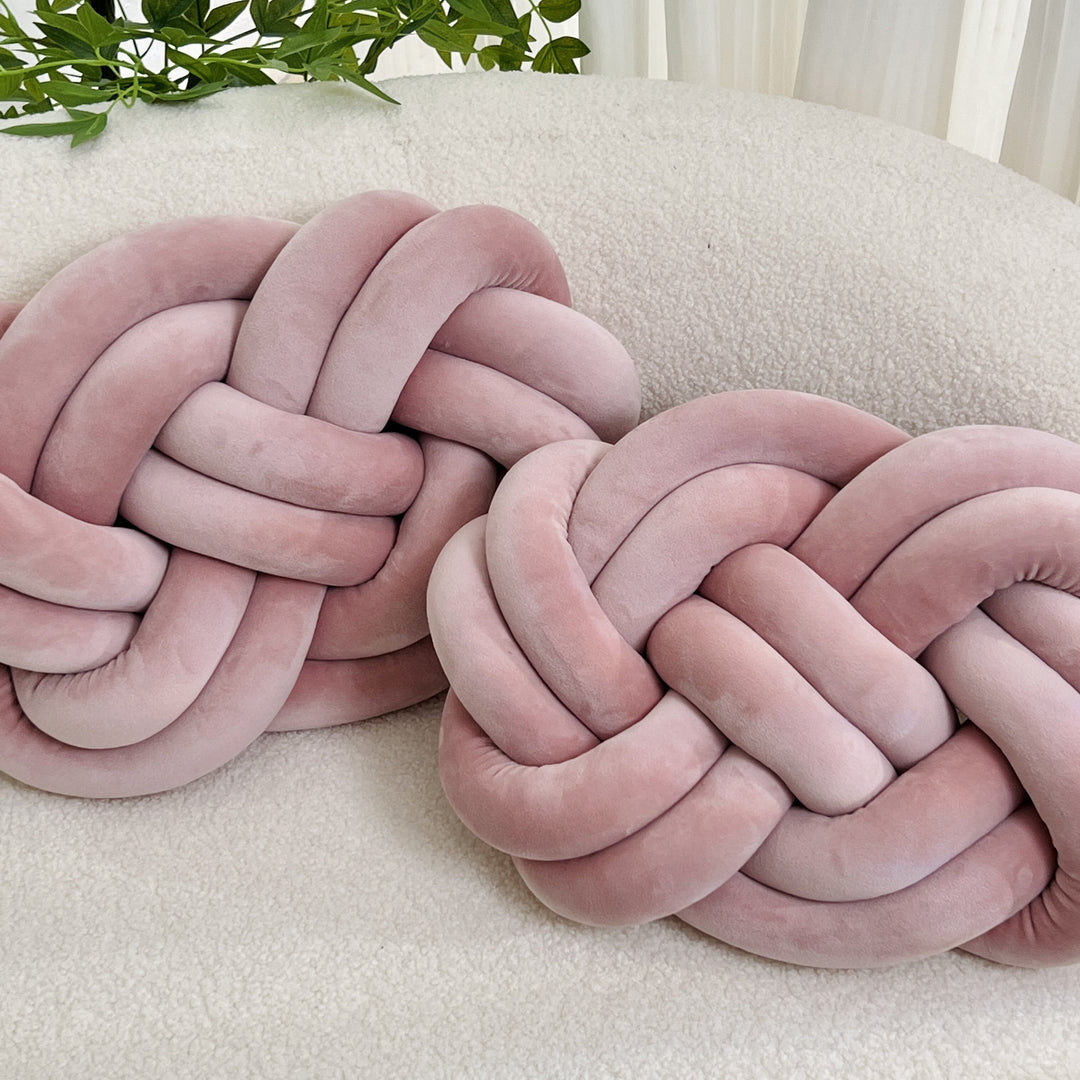 CozyPlush Sæt med 2 Plys Dekorative Puder – Blød Elegance til Dit Hjem