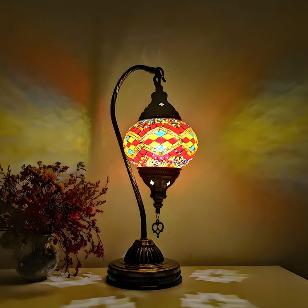 VibrantStyle - farverig glasmosaiklampe
