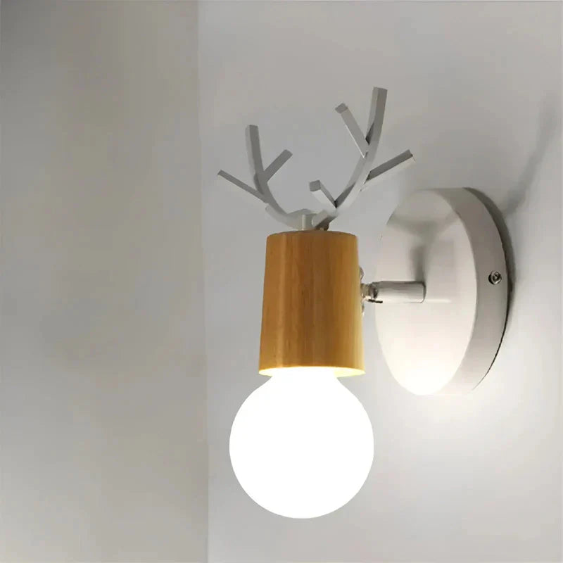 Kreativ hjortevæglampe