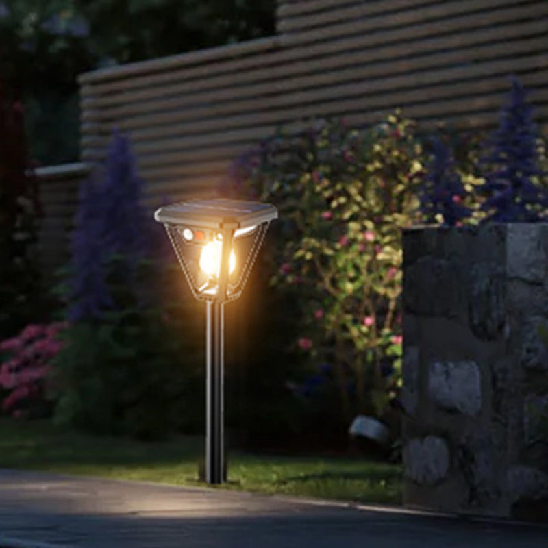 Solaro – Klassisk Solcellelampe til Haven med Lygtepælsdesign