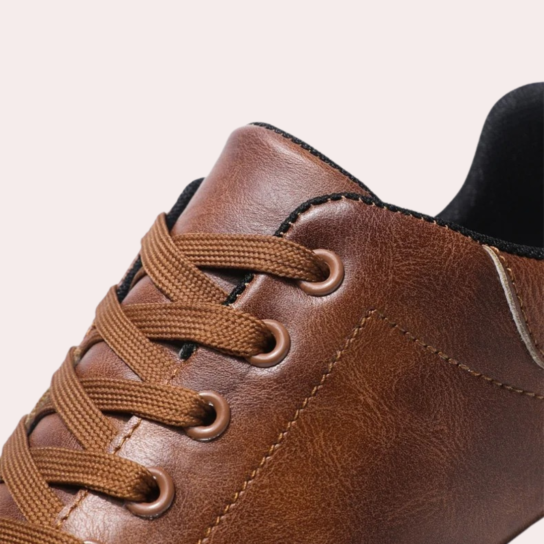 Bruno – Klassiske Herresneakers med Snørebånd og Hvid Sål