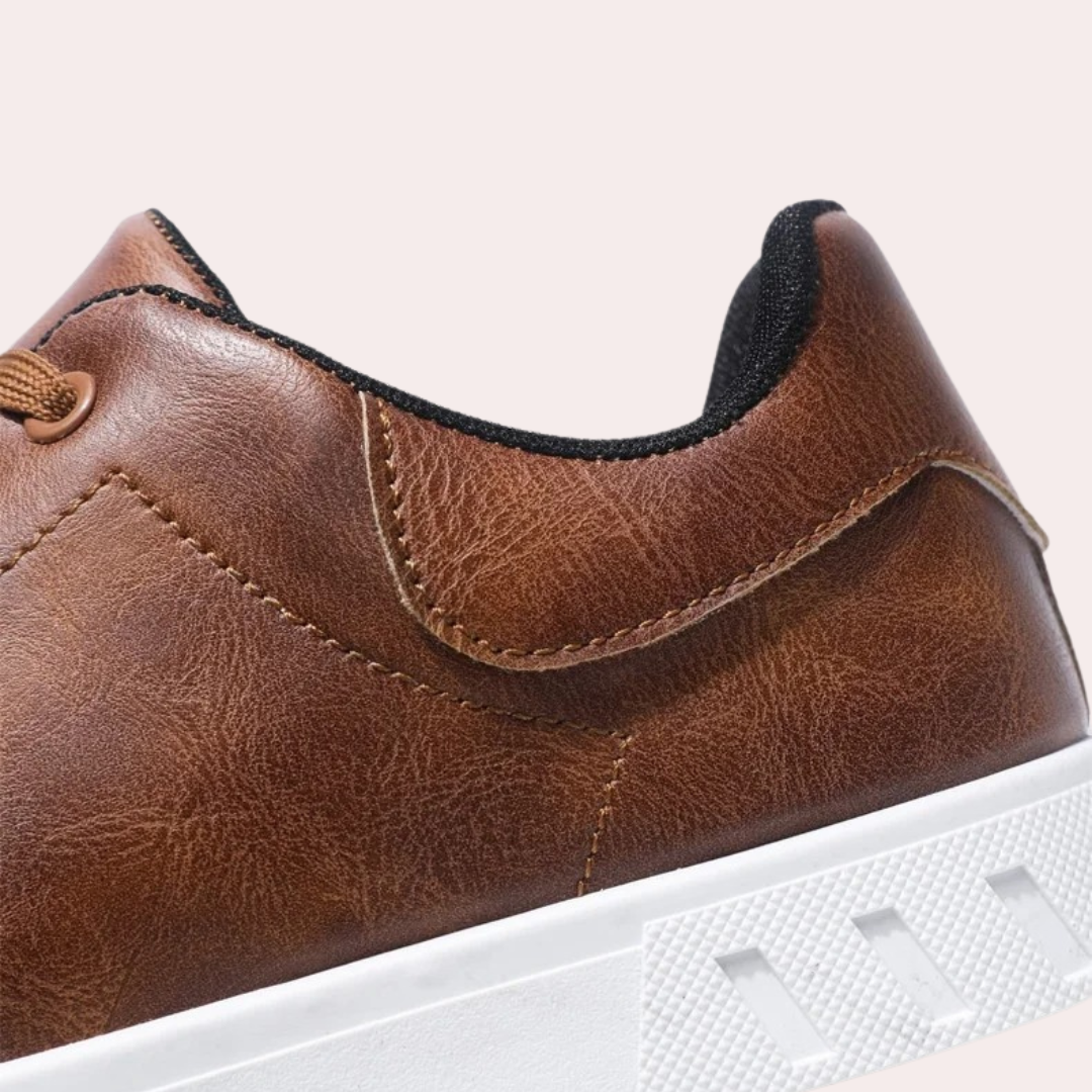 Bruno – Klassiske Herresneakers med Snørebånd og Hvid Sål