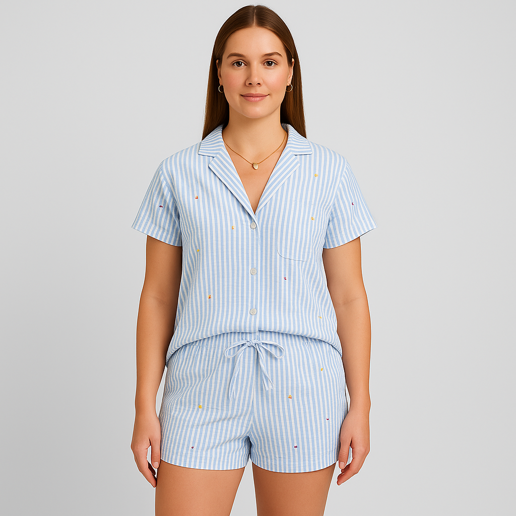 2-delt damen pyjamasæt – knap-op skjorte og shorts med elastisk talje