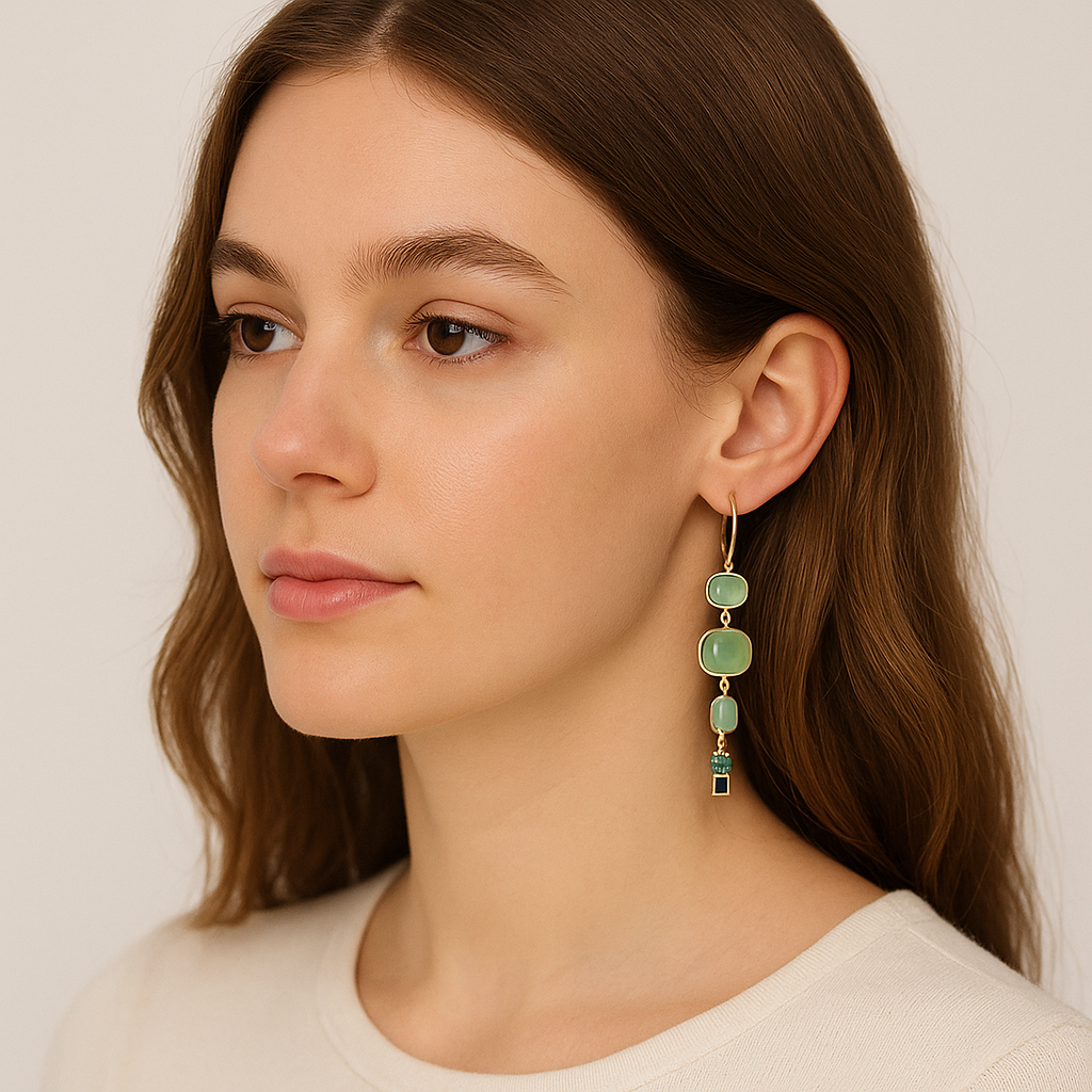 Helena - Delikate hængeøreringe med udførligt håndværk og dristig styling