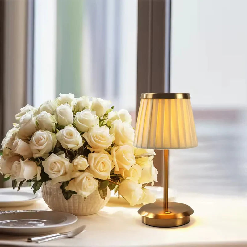 LumeSoft - Elegant bordlampe med blød glød