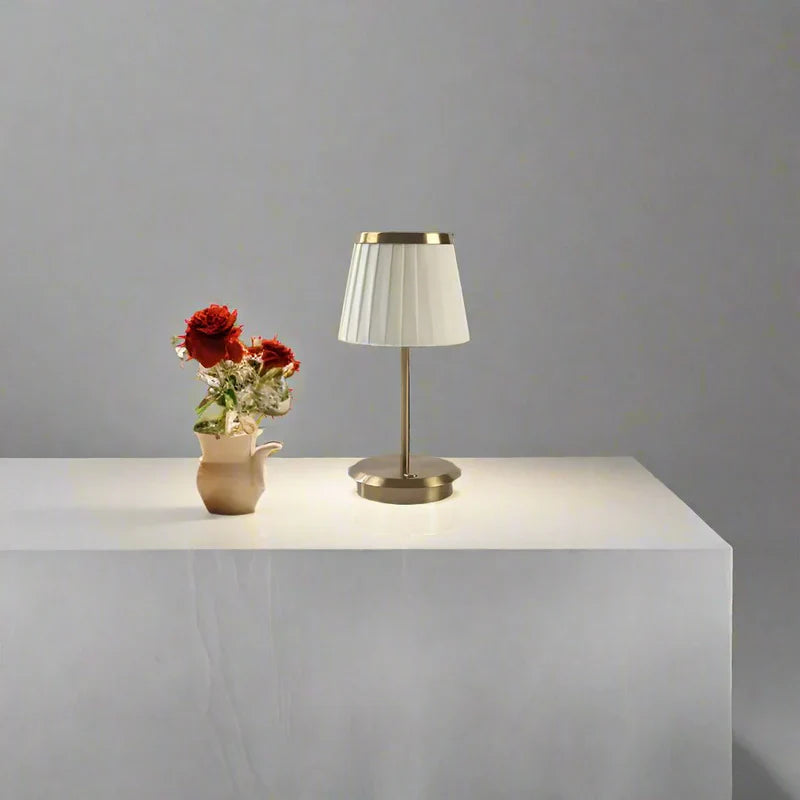 LumeSoft - Elegant bordlampe med blød glød