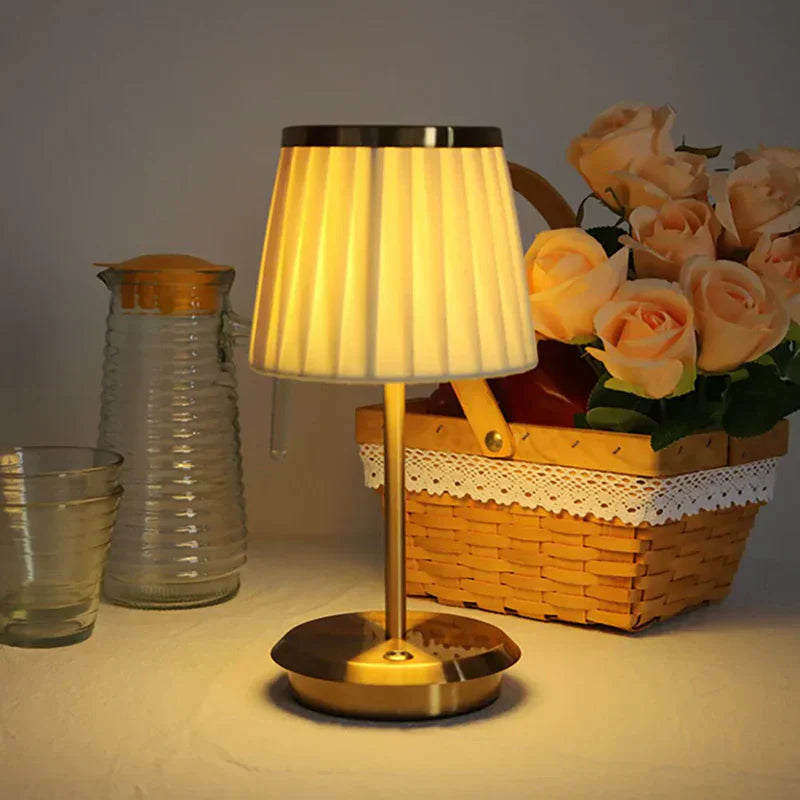 LumeSoft - Elegant bordlampe med blød glød