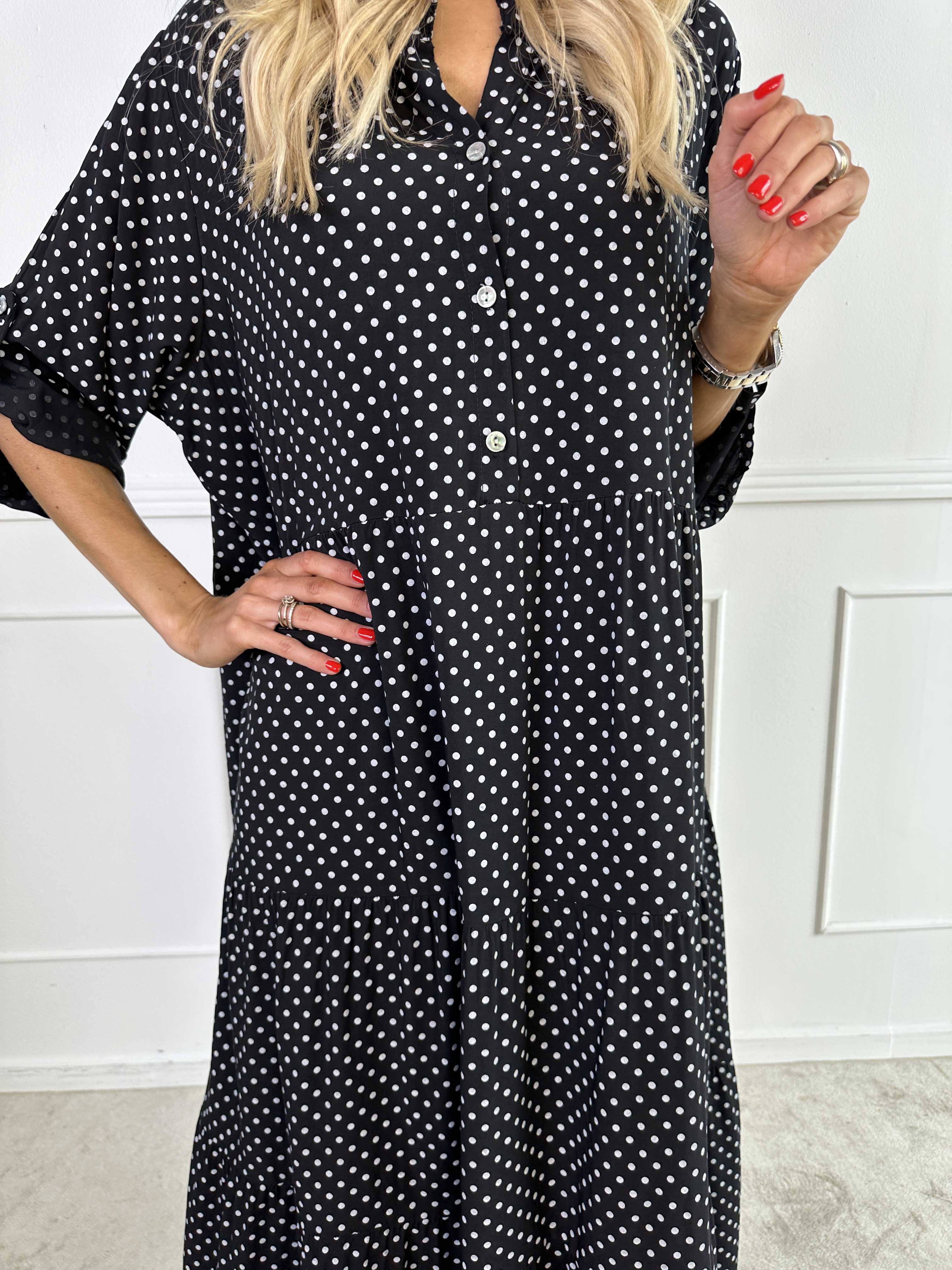 Margareth - Elegant Prikket Midikjole